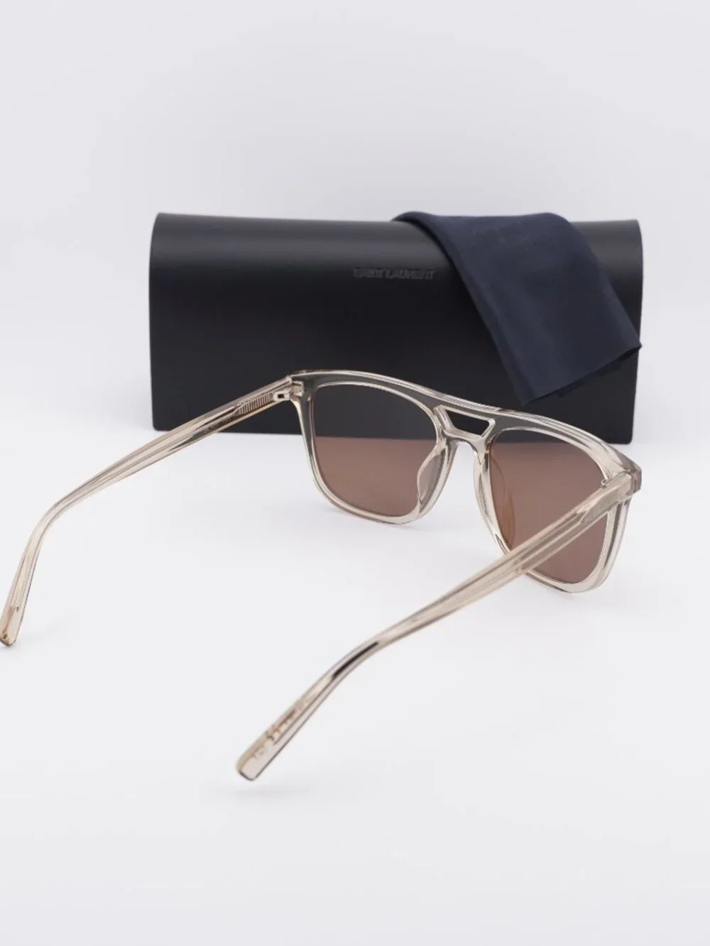 Saint Laurent model sl455